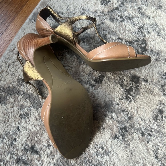 Unisa Heels - Picture 3 of 7